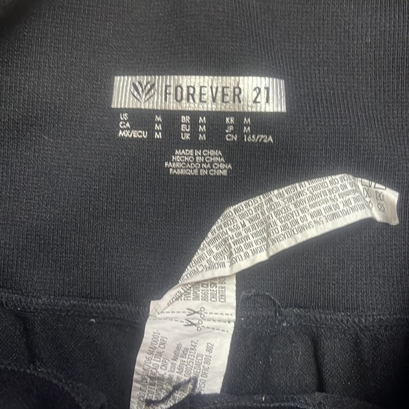 Bundle Medium Workout Shorts & Bralette - Picture 3 of 7